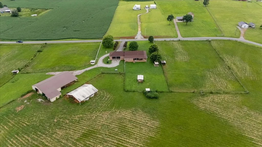 158 Big Springs Road Lawrenceburg TN 38464