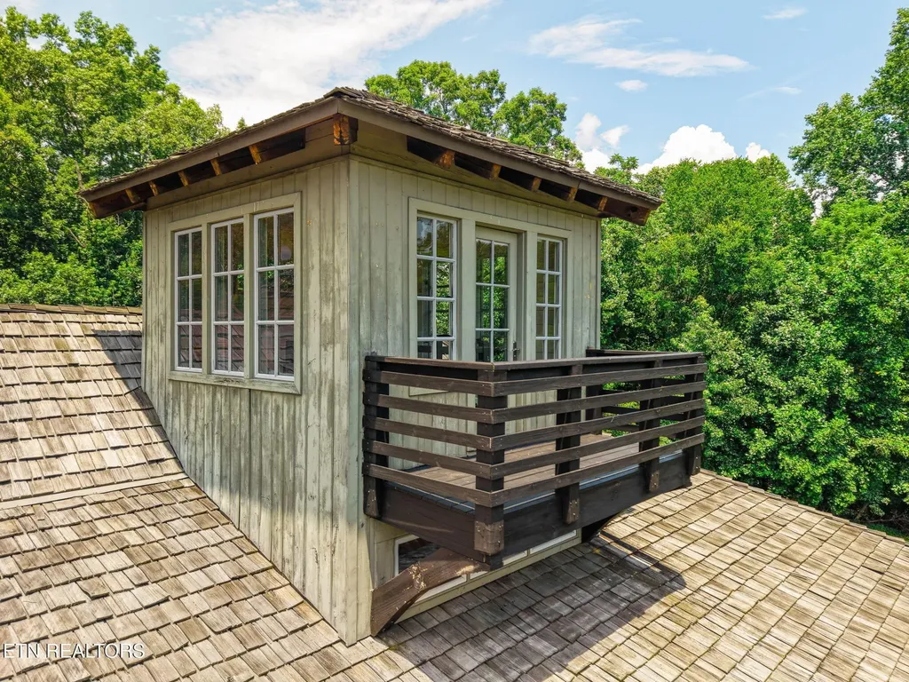 2000 Lawnville Road Kingston TN 37763