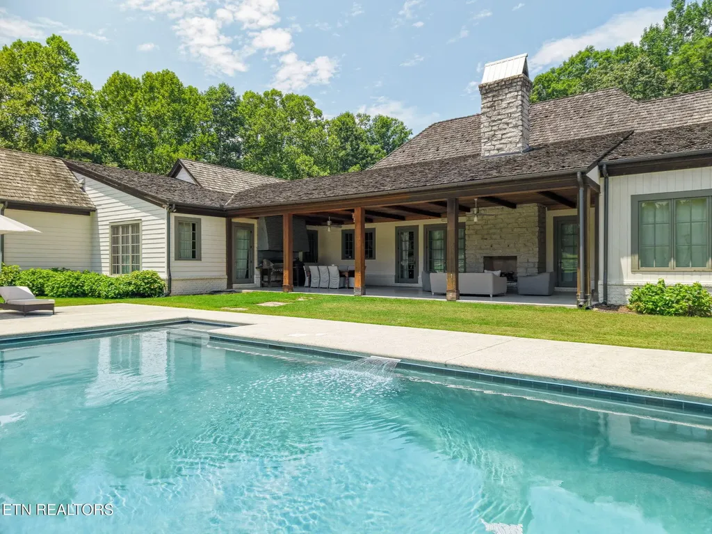 2000 Lawnville Road Kingston TN 37763