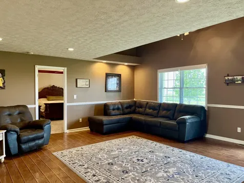 1513 Charlie Butts Road Franklin KY 42134