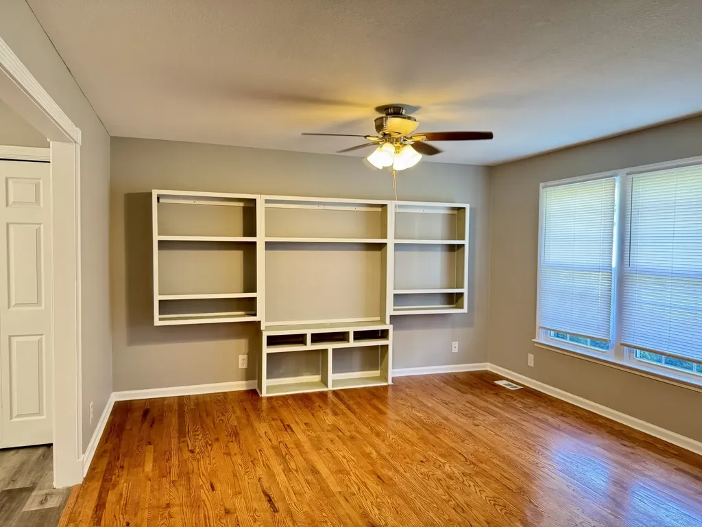 389 Elaine Drive Clarksville TN 37042