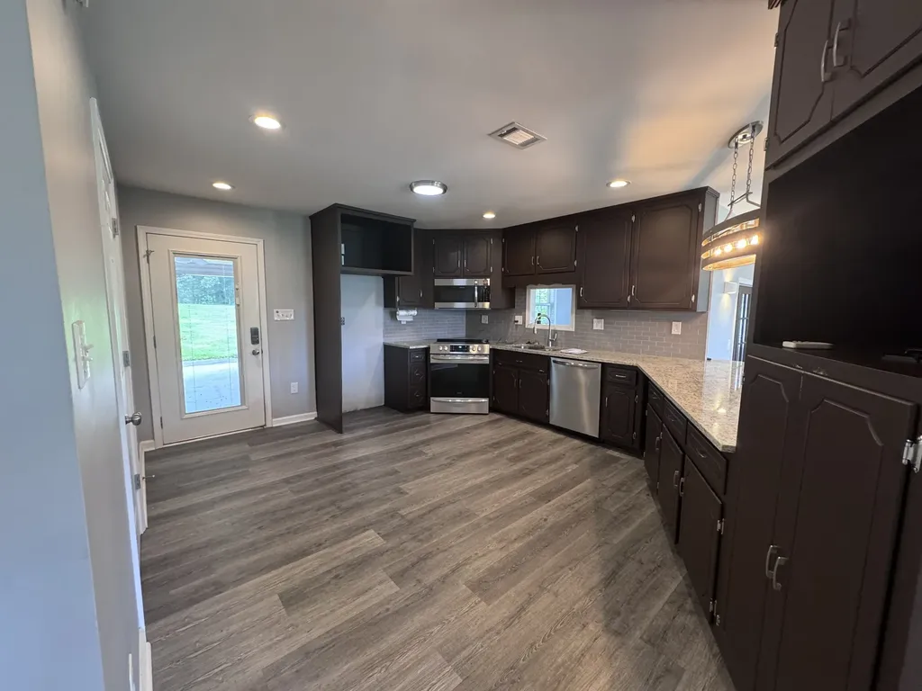 1161 Barkley Hills Road Clarksville TN 37040