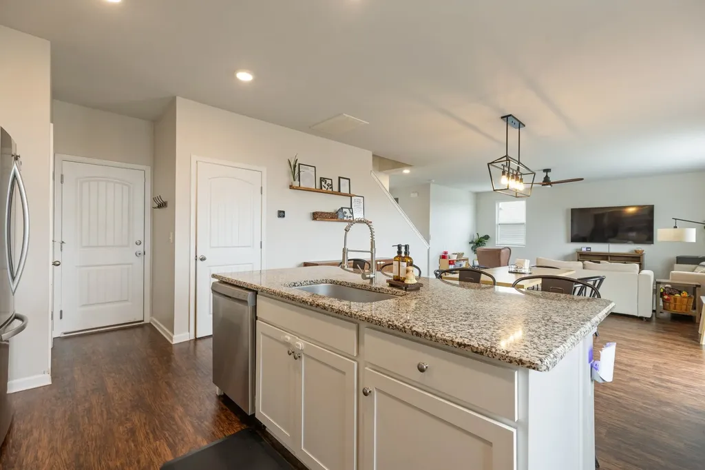 905 Aberdeen Court Columbia TN 38401