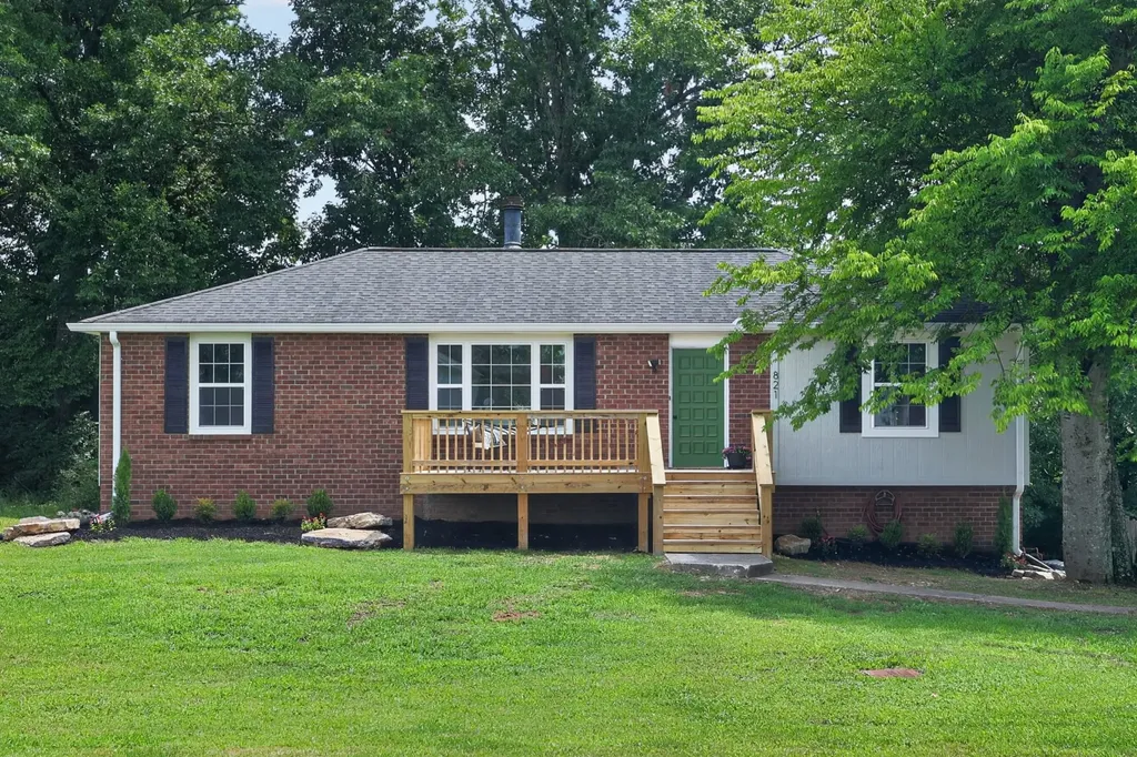 821 Oak Leaf Drive Old Hickory TN 37138