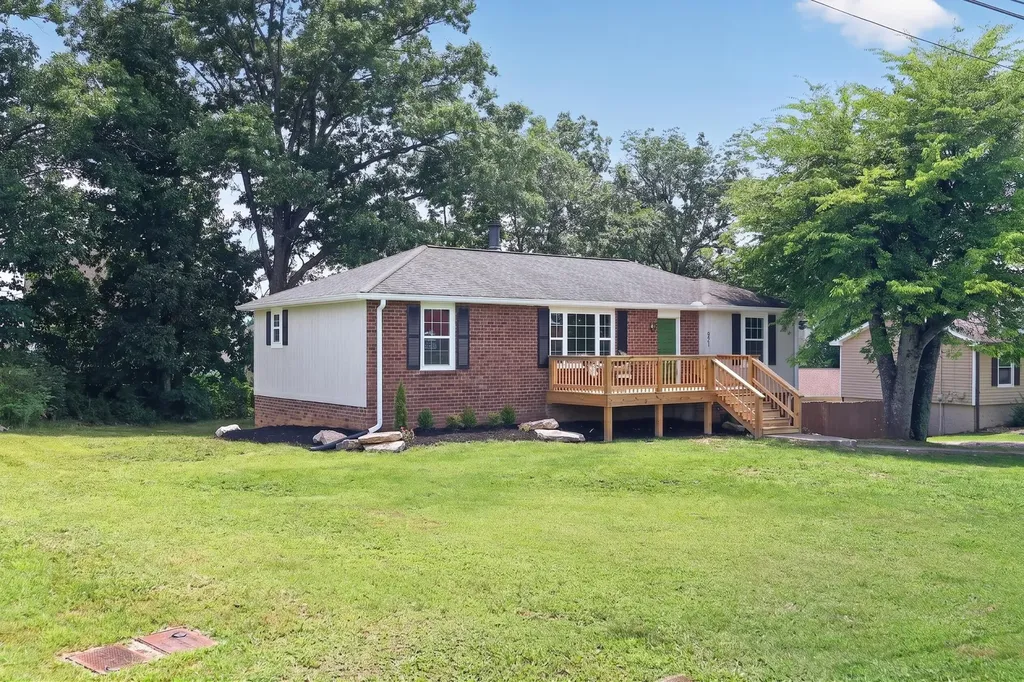 821 Oak Leaf Drive Old Hickory TN 37138