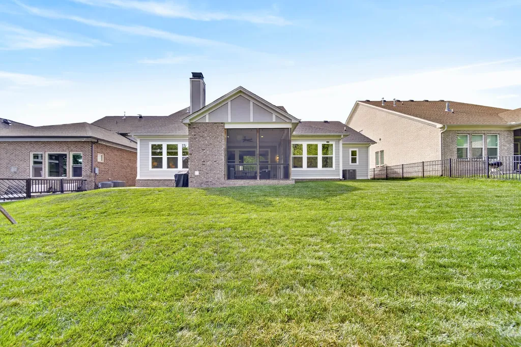 140 Ashington Circle Hendersonville TN 37075