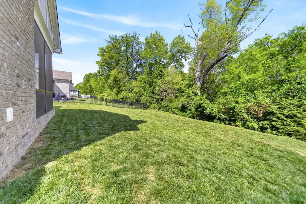 140 Ashington Circle Hendersonville TN 37075