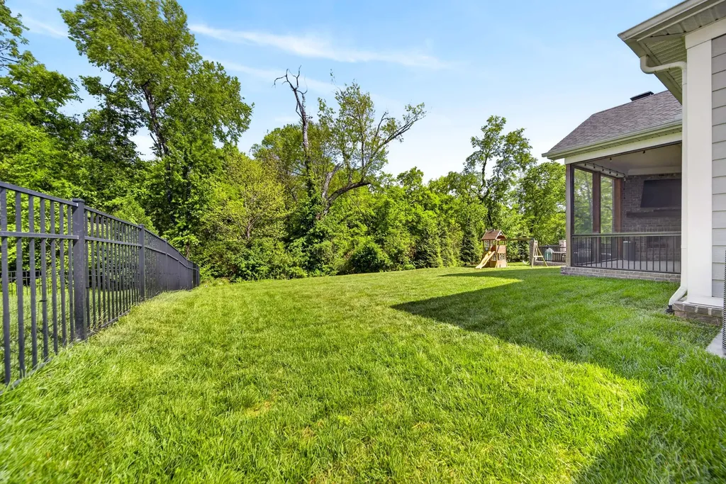 140 Ashington Circle Hendersonville TN 37075