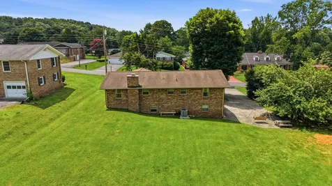 3945 Bow Street, NE Cleveland TN 37312