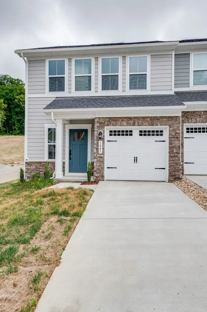 1041 Mountain View Drive Thompsons Station TN 37179