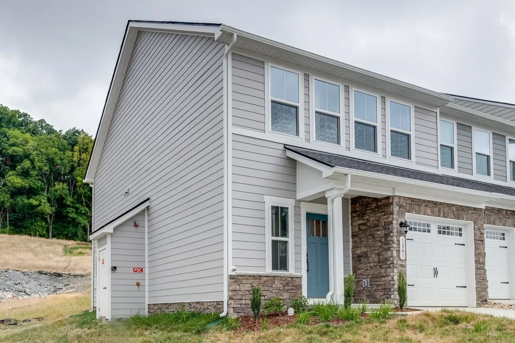 1041 Mountain View Drive Thompsons Station TN 37179