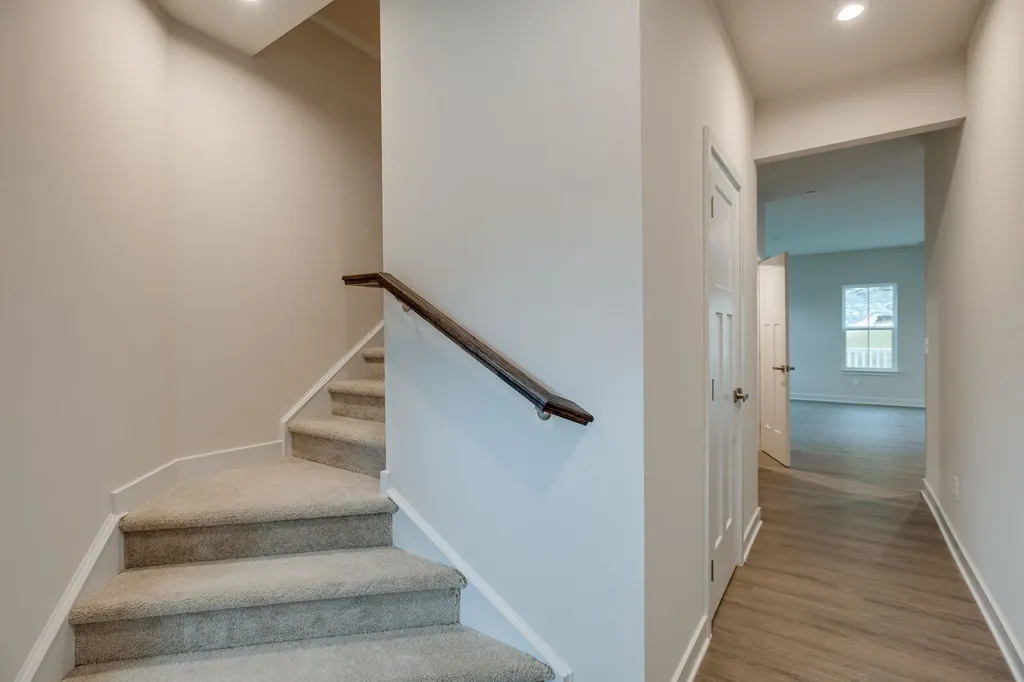 1041 Mountain View Drive Thompsons Station TN 37179