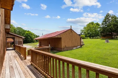 4060 Dyer Road Hurricane Mills TN 37078