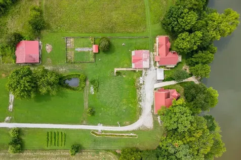 4060 Dyer Road Hurricane Mills TN 37078