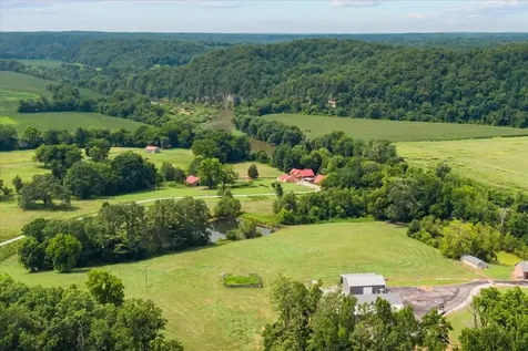 4060 Dyer Road Hurricane Mills TN 37078