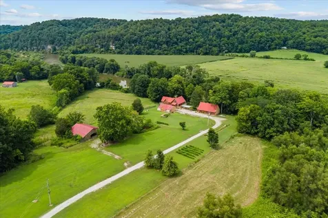 4060 Dyer Road Hurricane Mills TN 37078