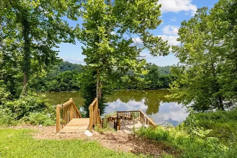 4060 Dyer Road Hurricane Mills TN 37078