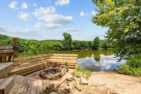 4060 Dyer Road Hurricane Mills TN 37078