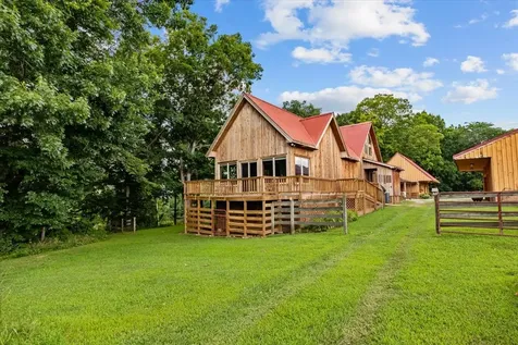 4060 Dyer Road Hurricane Mills TN 37078