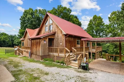 4060 Dyer Road Hurricane Mills TN 37078