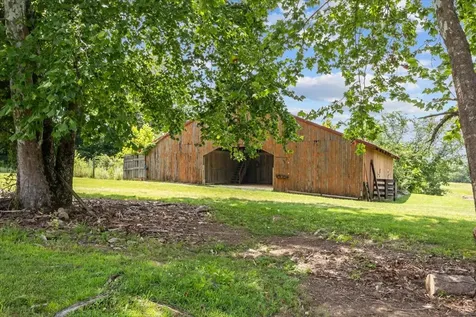 4060 Dyer Road Hurricane Mills TN 37078