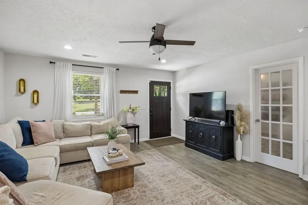1433 Mcgavock Pike Nashville TN 37216