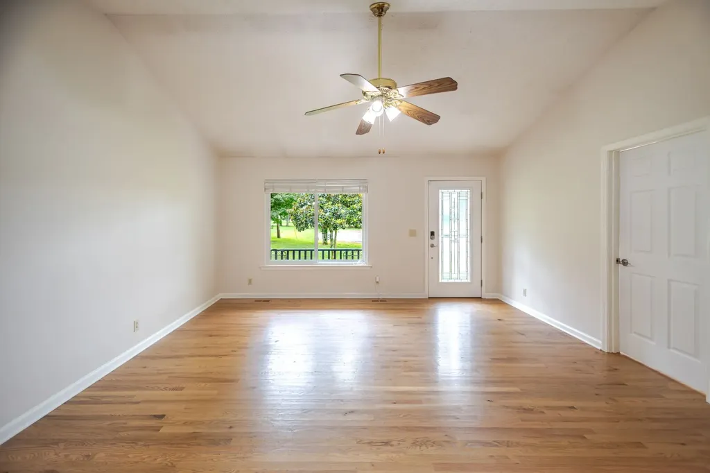 131 Avalon Drive Shelbyville TN 37160