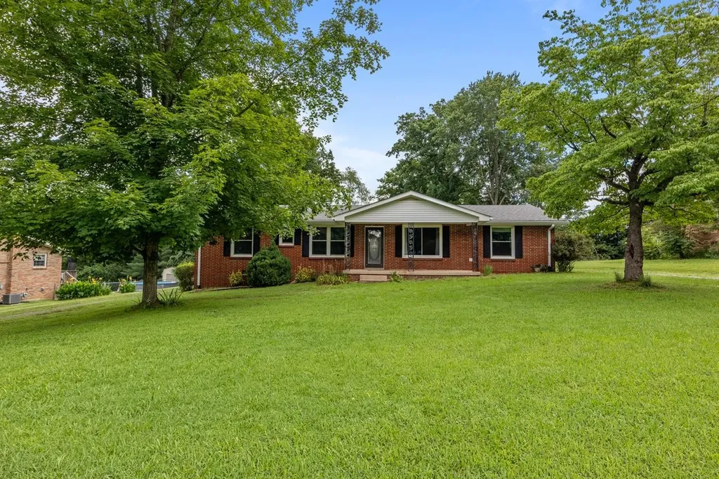 Burns TN, 211 Tidwell Street