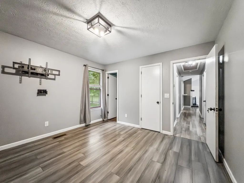 1301 Poplar Ridge Road White House TN 37188