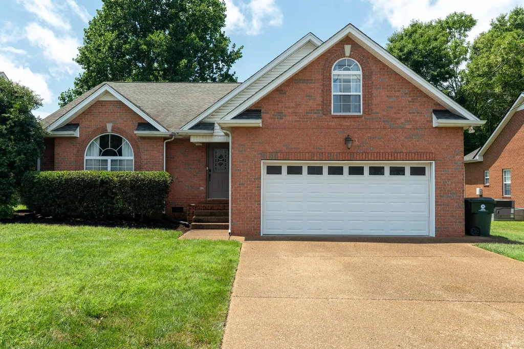 233 Lone Oak Drive White House TN 37188