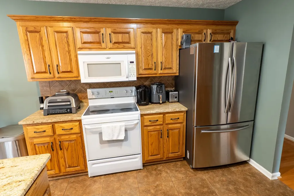 233 Lone Oak Drive White House TN 37188