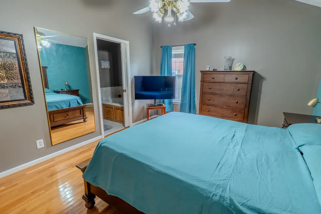 233 Lone Oak Drive White House TN 37188