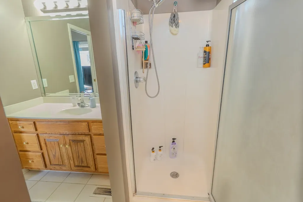233 Lone Oak Drive White House TN 37188
