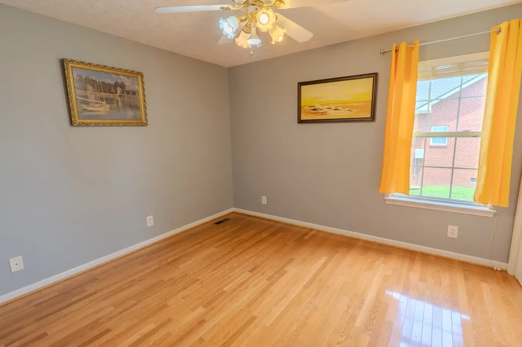 233 Lone Oak Drive White House TN 37188