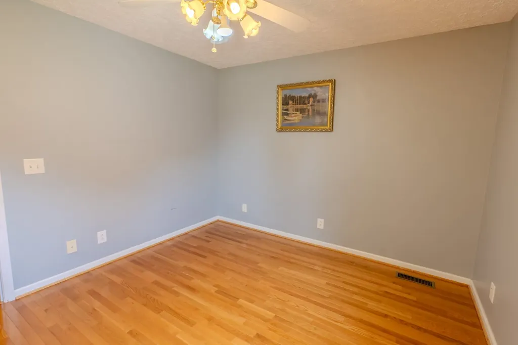 233 Lone Oak Drive White House TN 37188