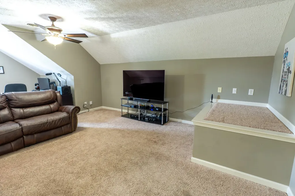233 Lone Oak Drive White House TN 37188
