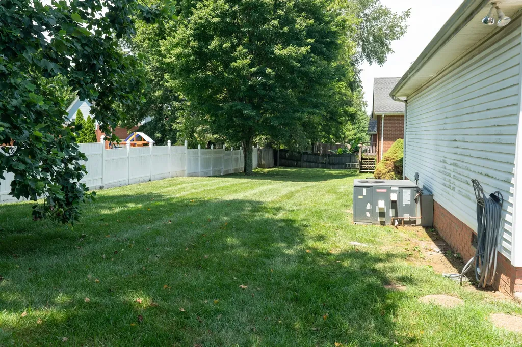 233 Lone Oak Drive White House TN 37188