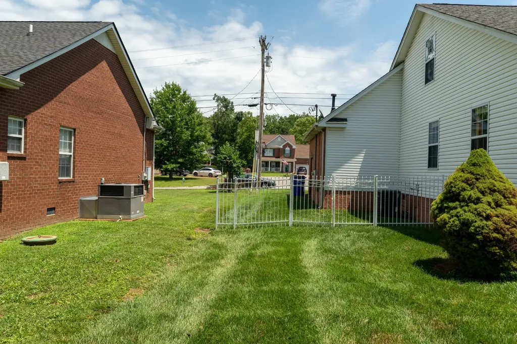 233 Lone Oak Drive White House TN 37188