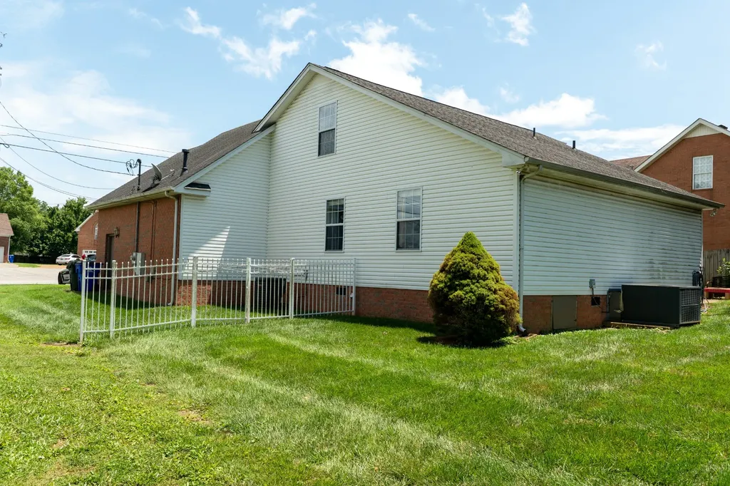 233 Lone Oak Drive White House TN 37188