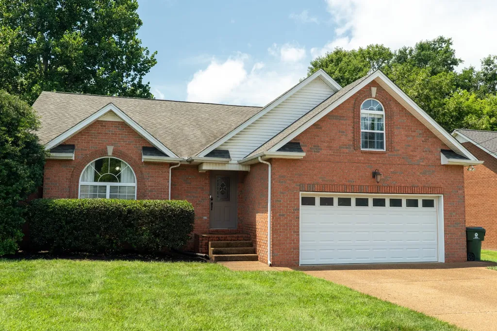 233 Lone Oak Drive White House TN 37188