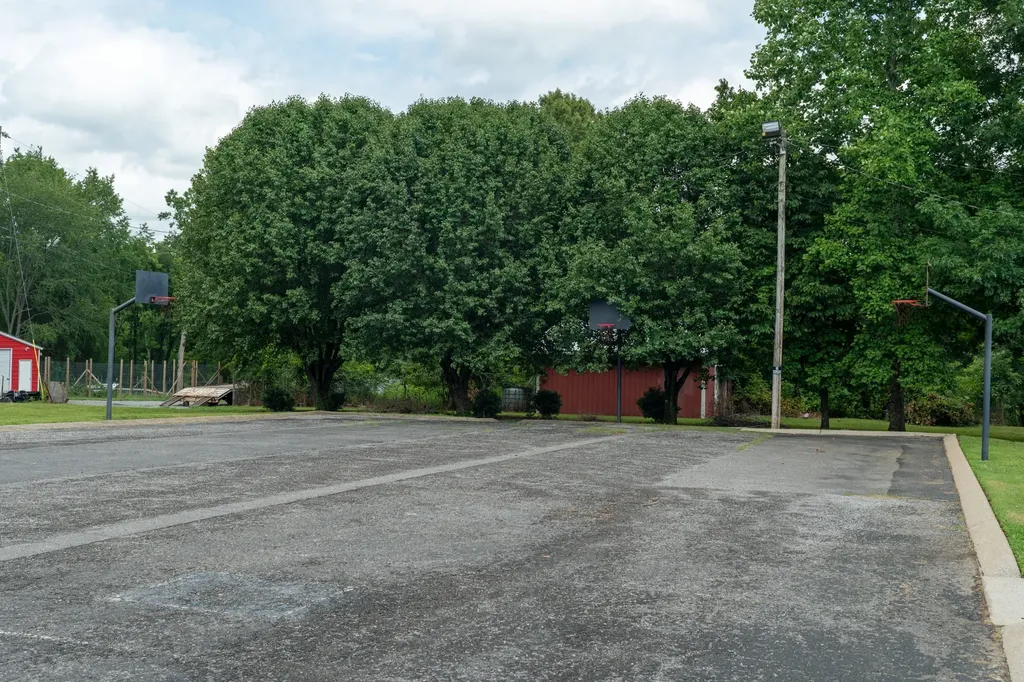 233 Lone Oak Drive White House TN 37188