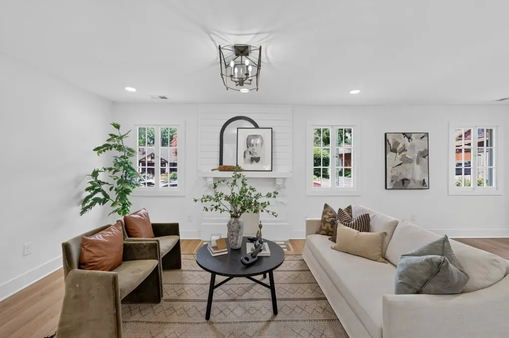 1620A Lillian Street Nashville TN 37206
