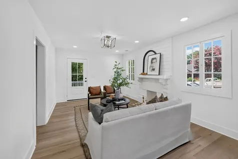 1620A Lillian Street Nashville TN 37206