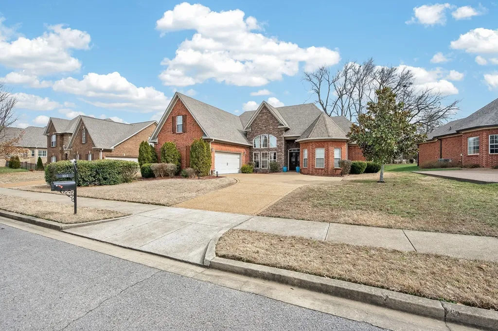 105 Sagamore Trace Hendersonville TN 37075