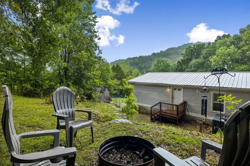 119 Dyer Branch Road Gordonsville TN 38563