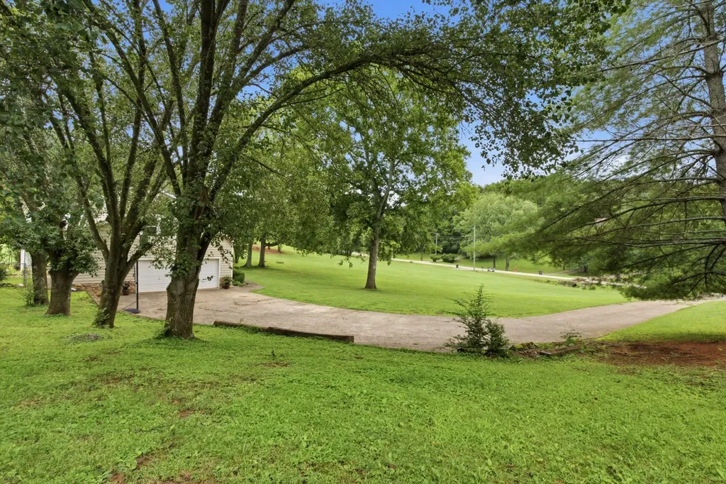 1829 Fox Chase Drive Goodlettsville TN 37072