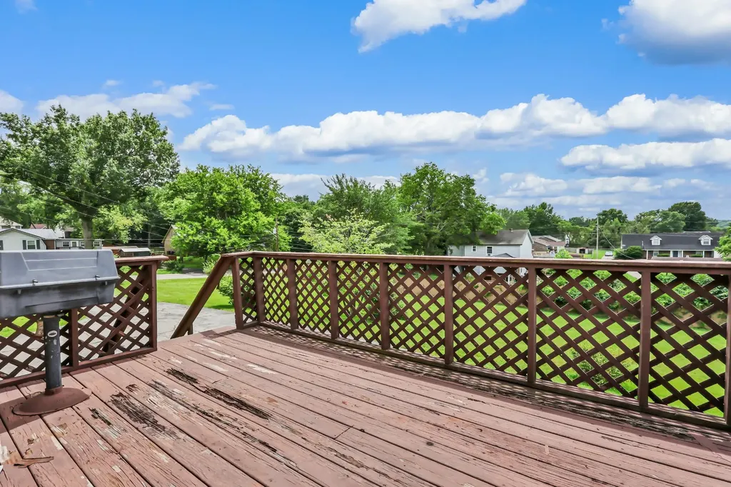 106 Crestmore Drive Clarksville TN 37040
