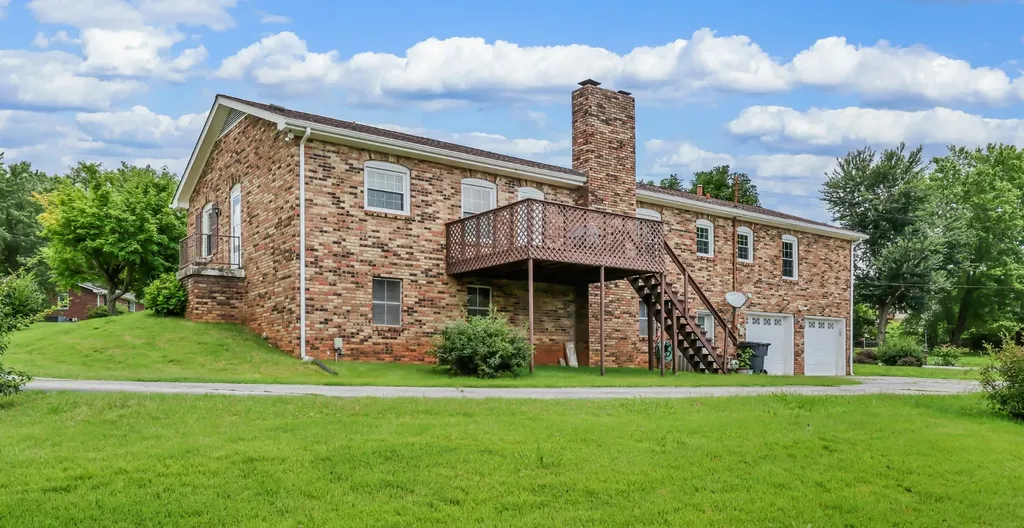 106 Crestmore Drive Clarksville TN 37040