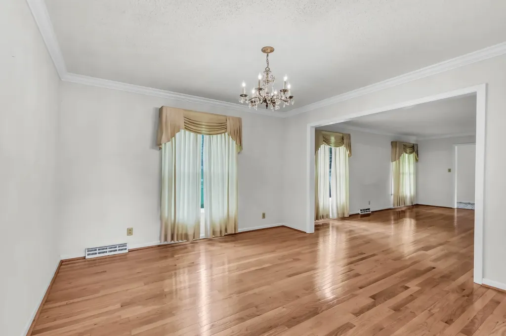 106 Crestmore Drive Clarksville TN 37040