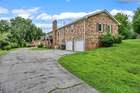106 Crestmore Drive Clarksville TN 37040